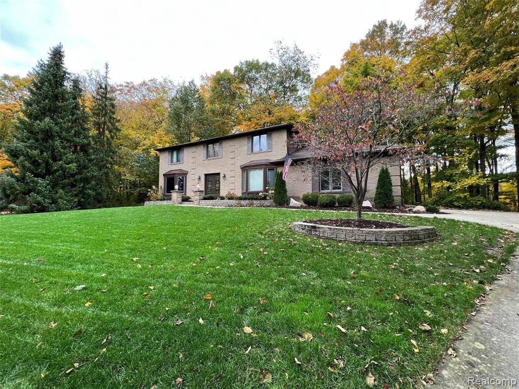 Farmington Hills, MI 48335,22880 LISA Court