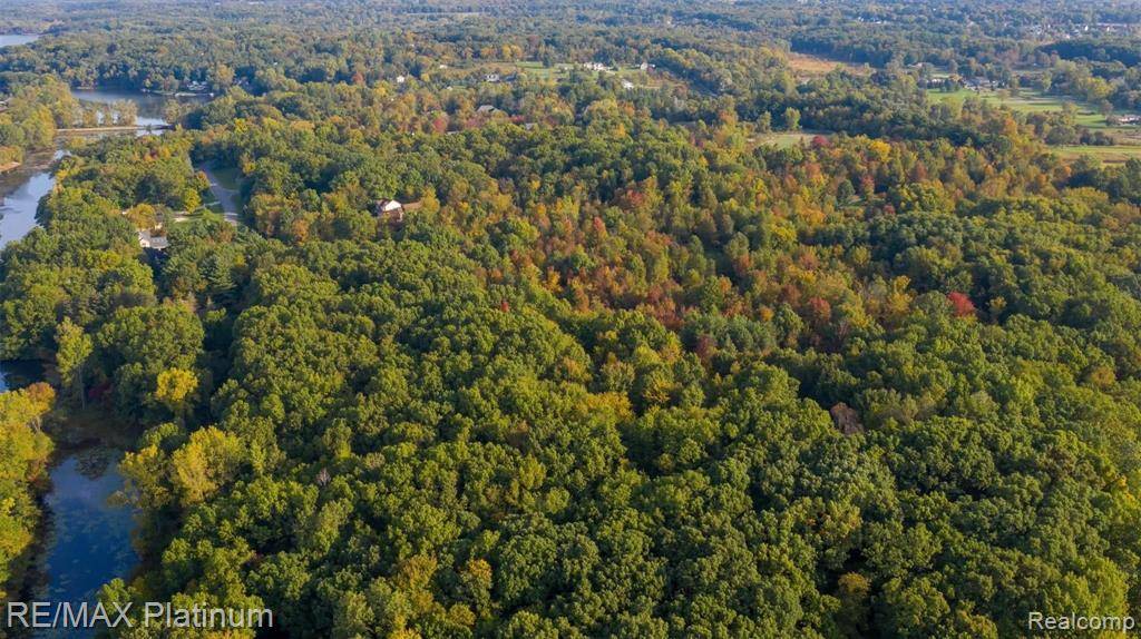 Fenton, MI 48430,LOT 1 RIVERWALK Drive