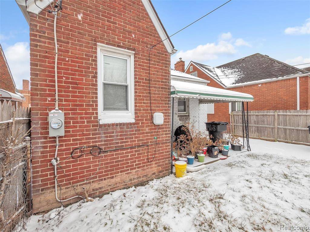 Detroit, MI 48205,17221 ROWE Street