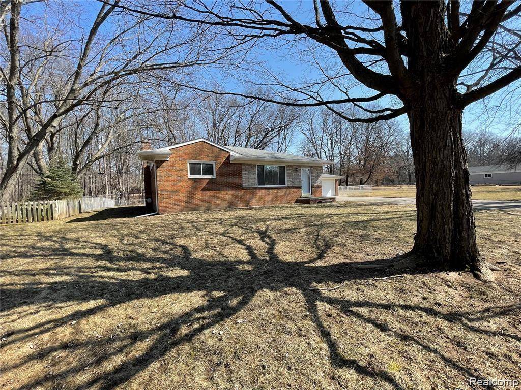 Clarkston, MI,6636 ALMOND LANE