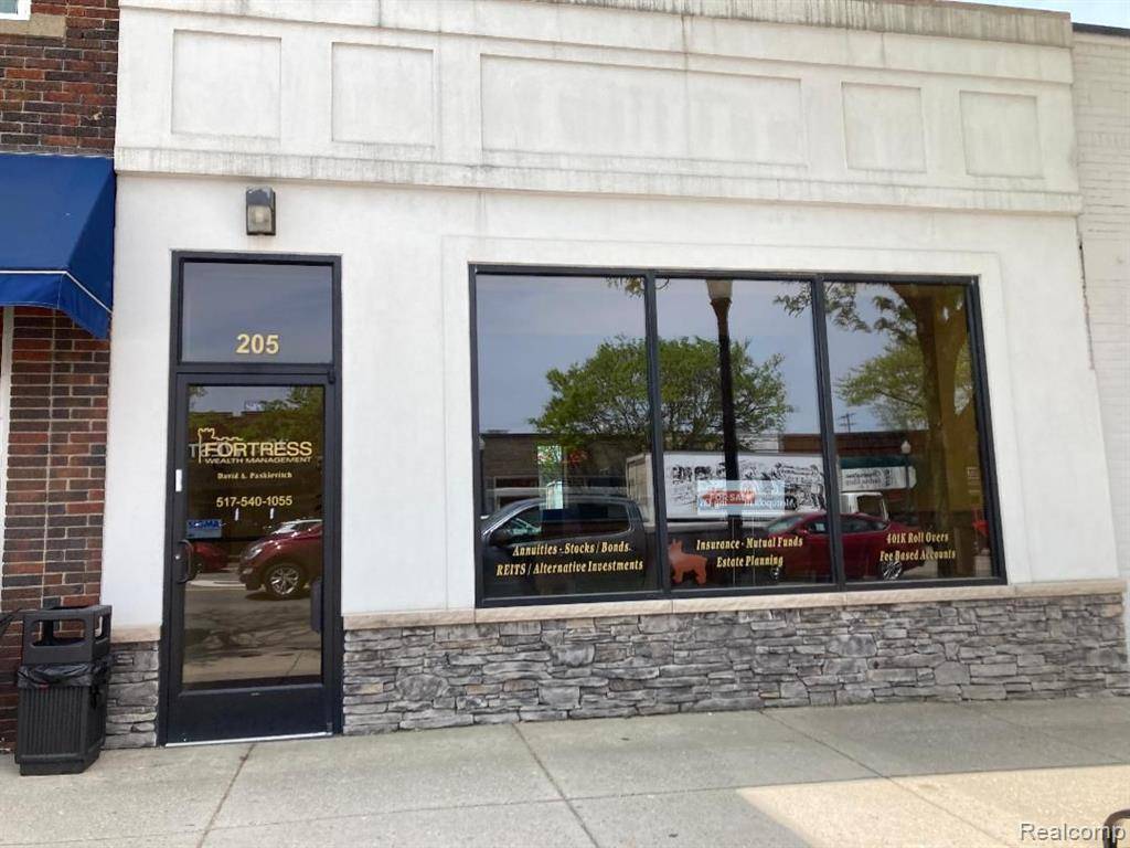 Howell, MI 48843,205 W GRAND RIVER Avenue