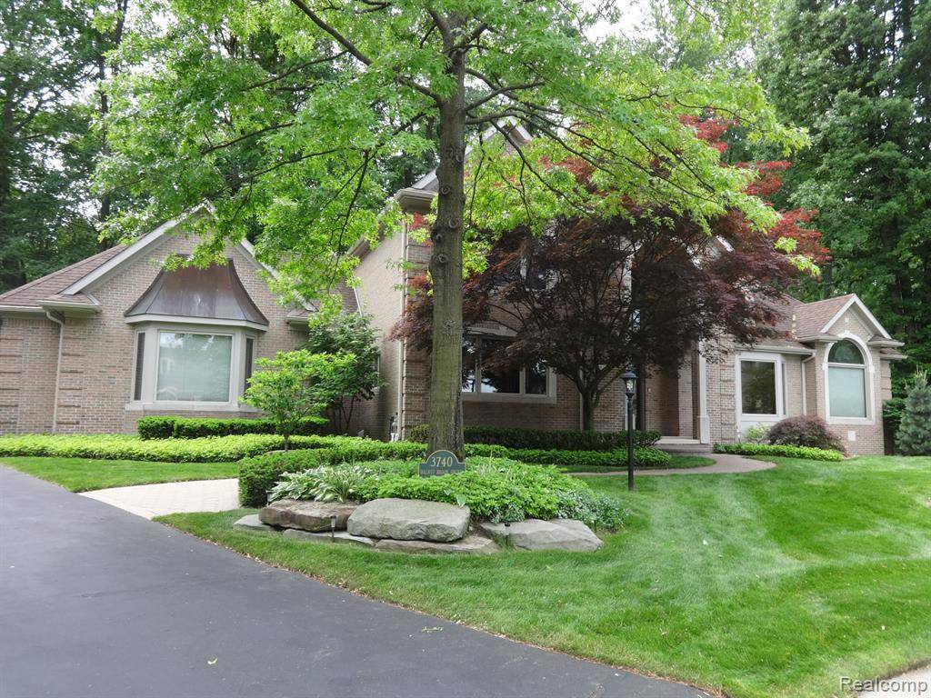 Rochester Hills, MI 48309,3740 WALNUT BROOK Drive