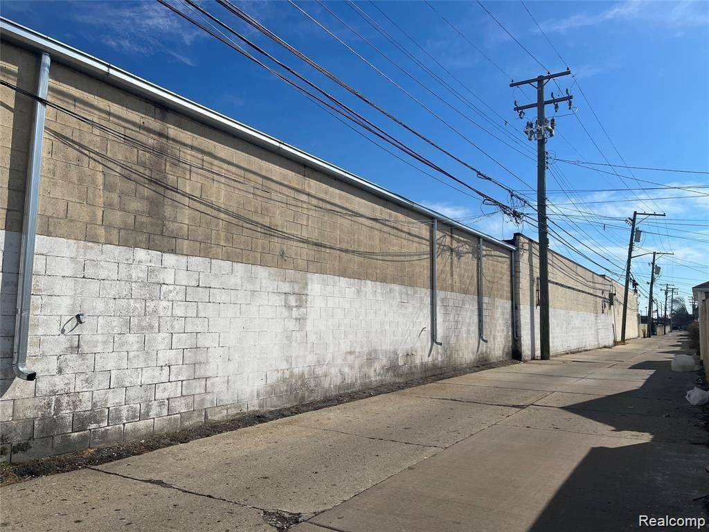 Dearborn, MI 48126,7531-51 WYOMING Street