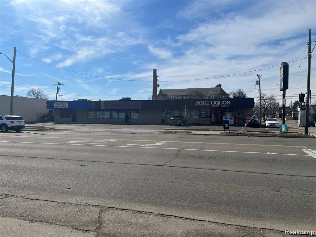 Dearborn, MI 48126,7531-51 WYOMING Street