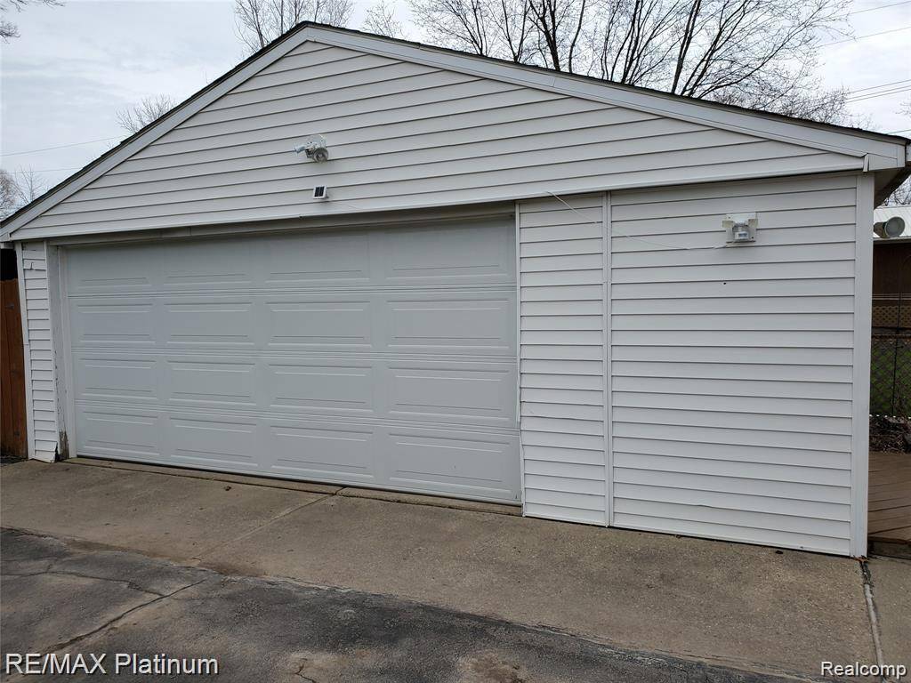Brighton, MI 48114,2711 Gary Drive