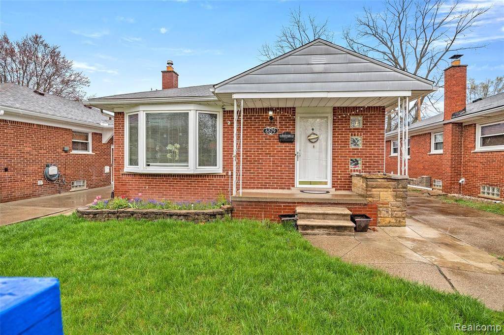 Dearborn Heights, MI 48127,6879 COLONIAL Street