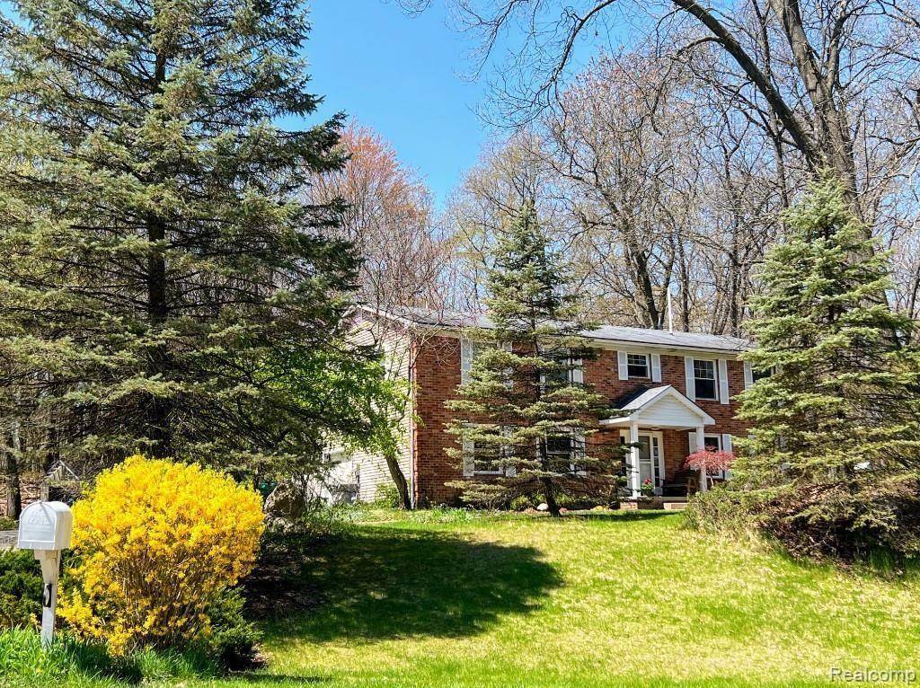 Howell, MI 48843,511 BONNIE Circle