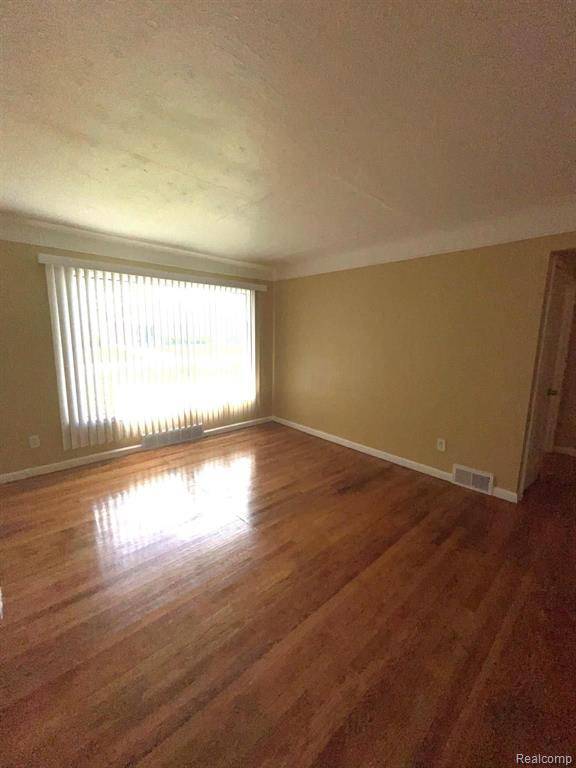 Detroit, MI 48235,20476 STRATHMOOR Street