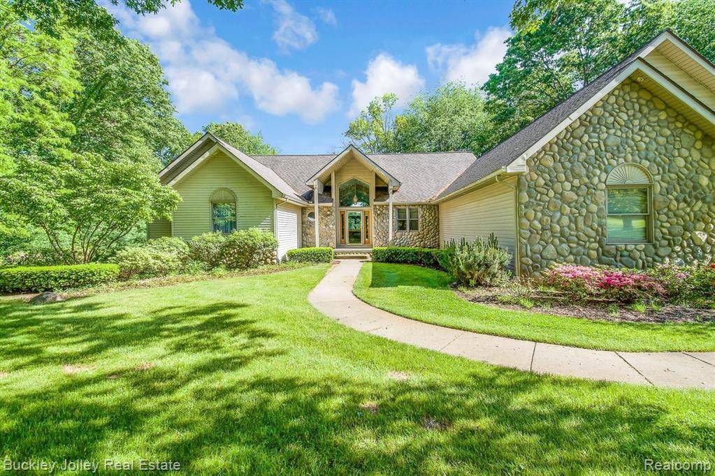 Howell, MI 48843,750 PRINCE EDWARD Drive