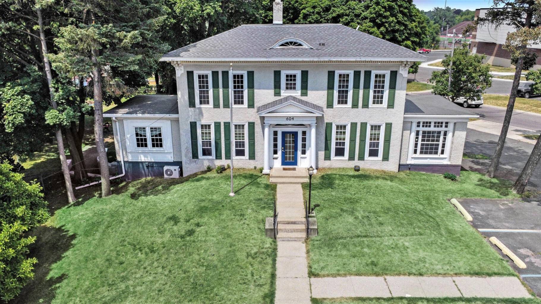 Jackson, MI 49201,604 Wildwood Avenue