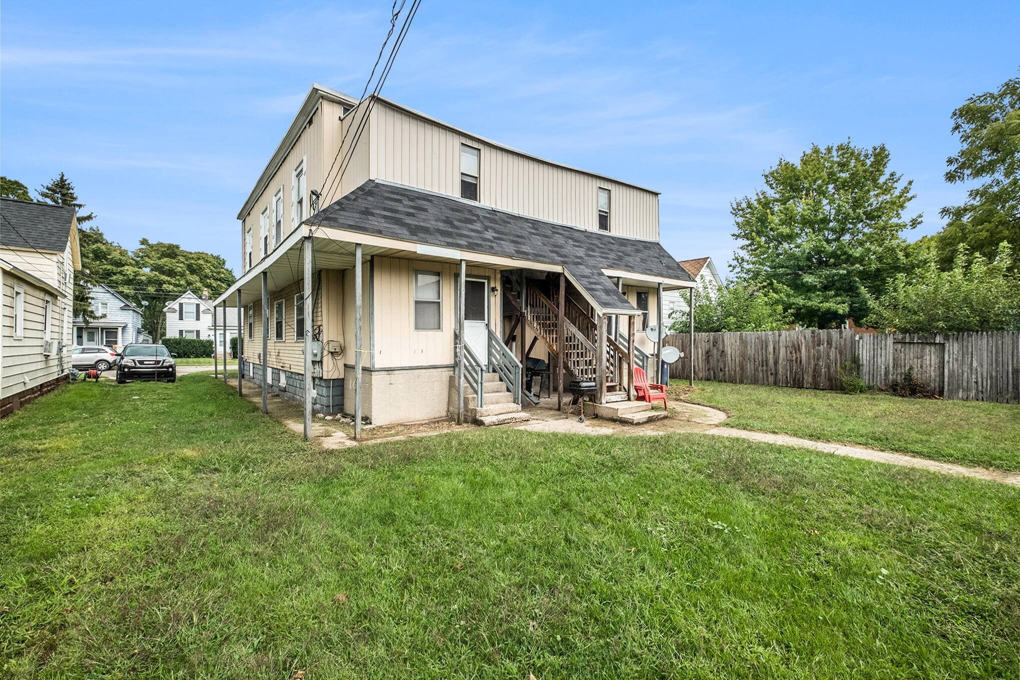 Grand Rapids, MI 49504,914 Courtney NW Street
