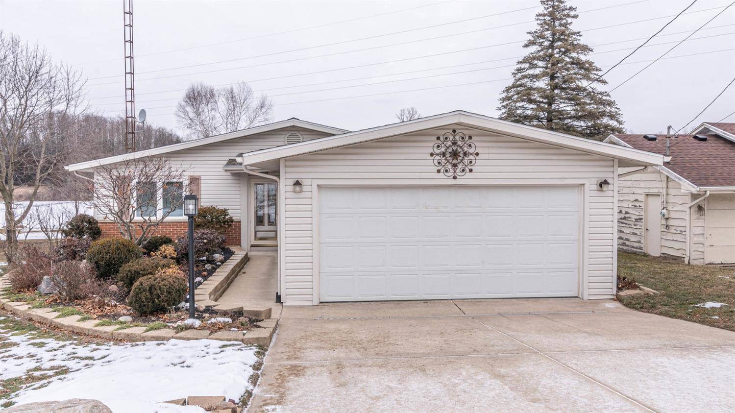 Addison, MI 49220,40 S South Shore Dr Drive