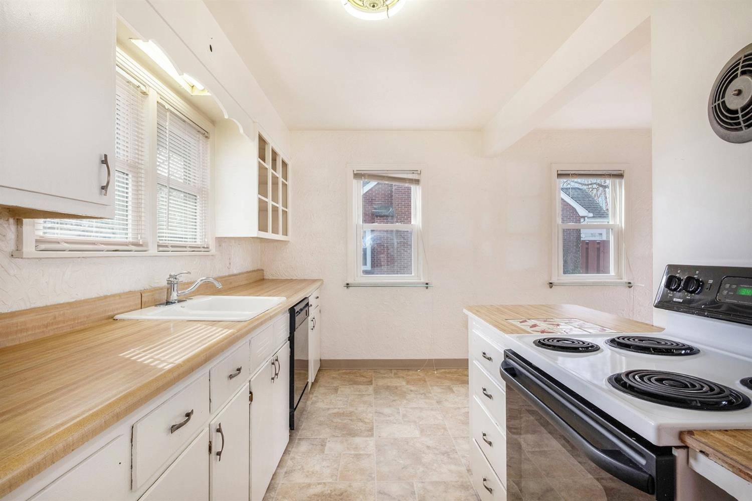 Ann Arbor, MI 48103,402 Glendale Drive