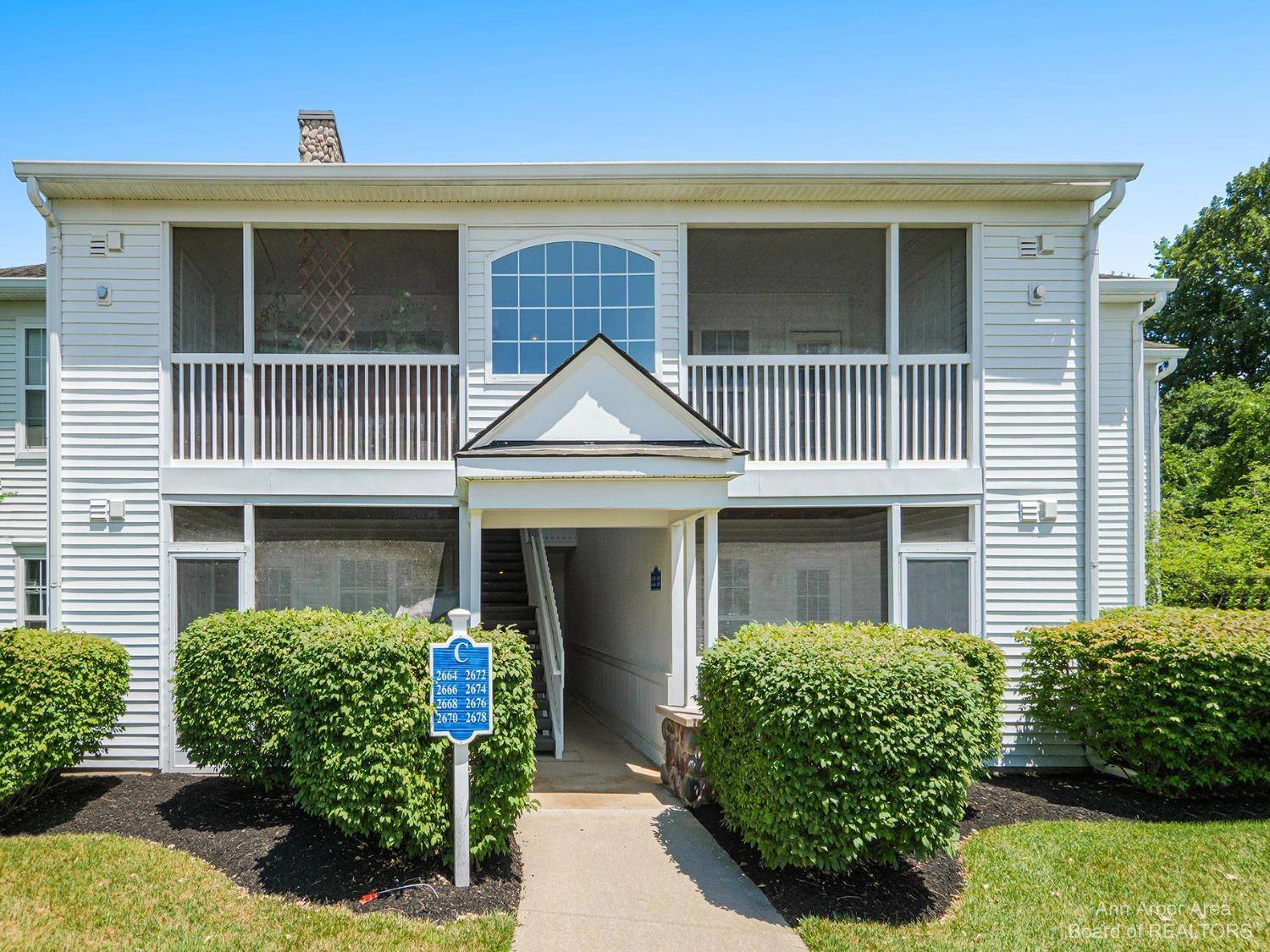 Ann Arbor, MI 48105,2668 S Knightsbridge Circle #19