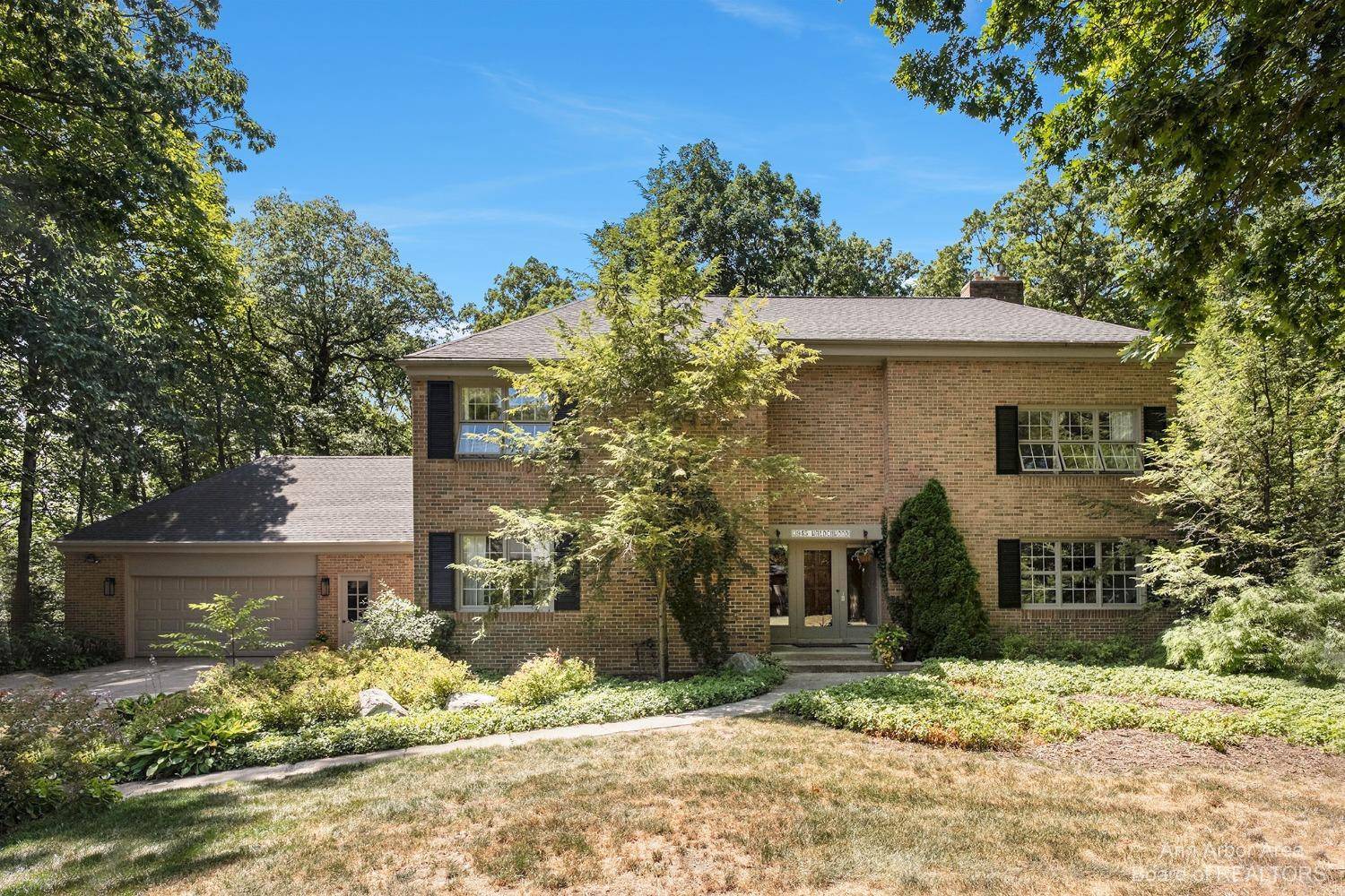 Ann Arbor, MI 48105,3945 Waldenwood Drive