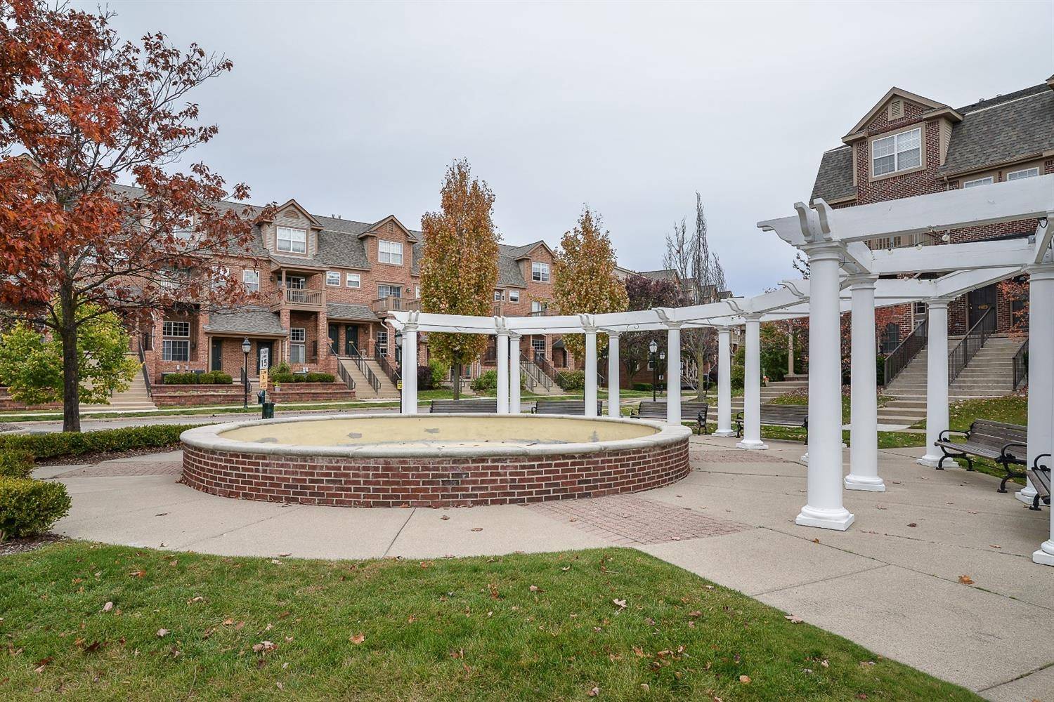 Ann Arbor, MI 48105,2731 Barclay Way