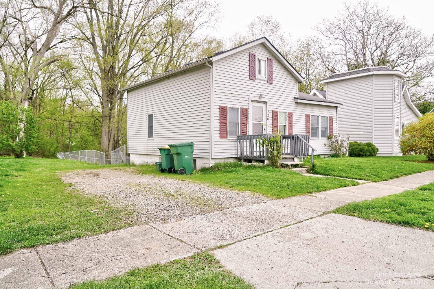 Brighton, MI 48116,220 N East Street