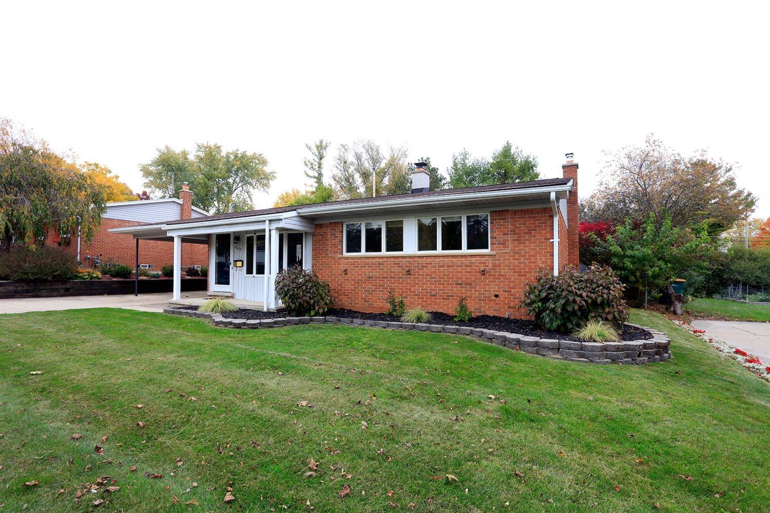 Saline, MI 48176,607 Crestwood Circle