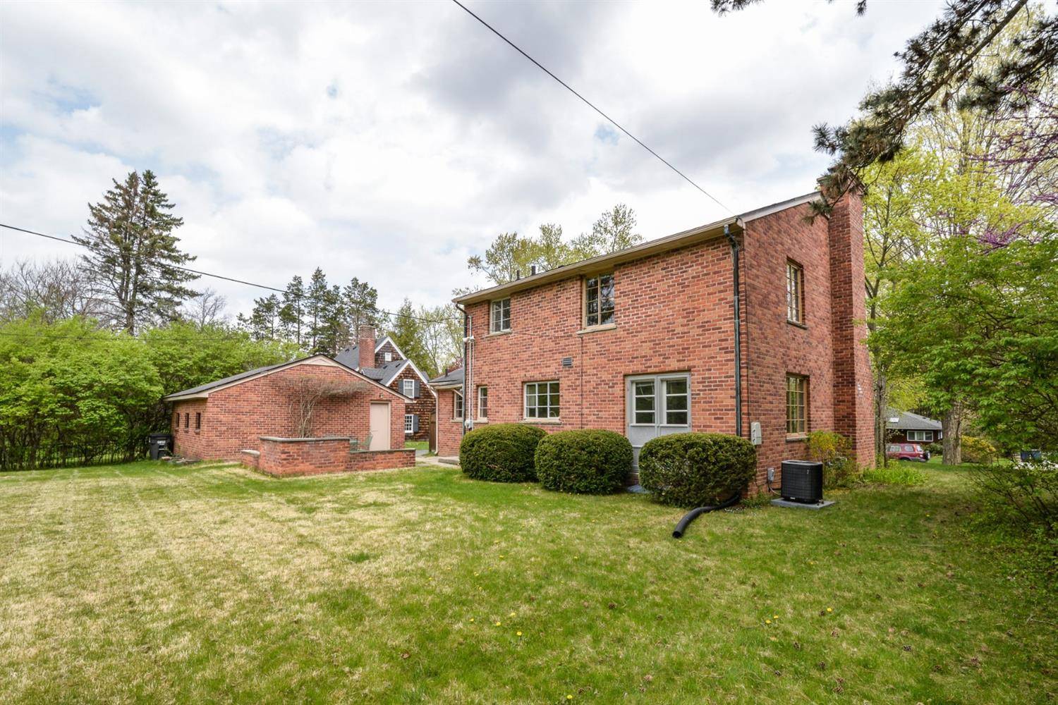 Ann Arbor, MI 48103,1401 Beechwood Drive