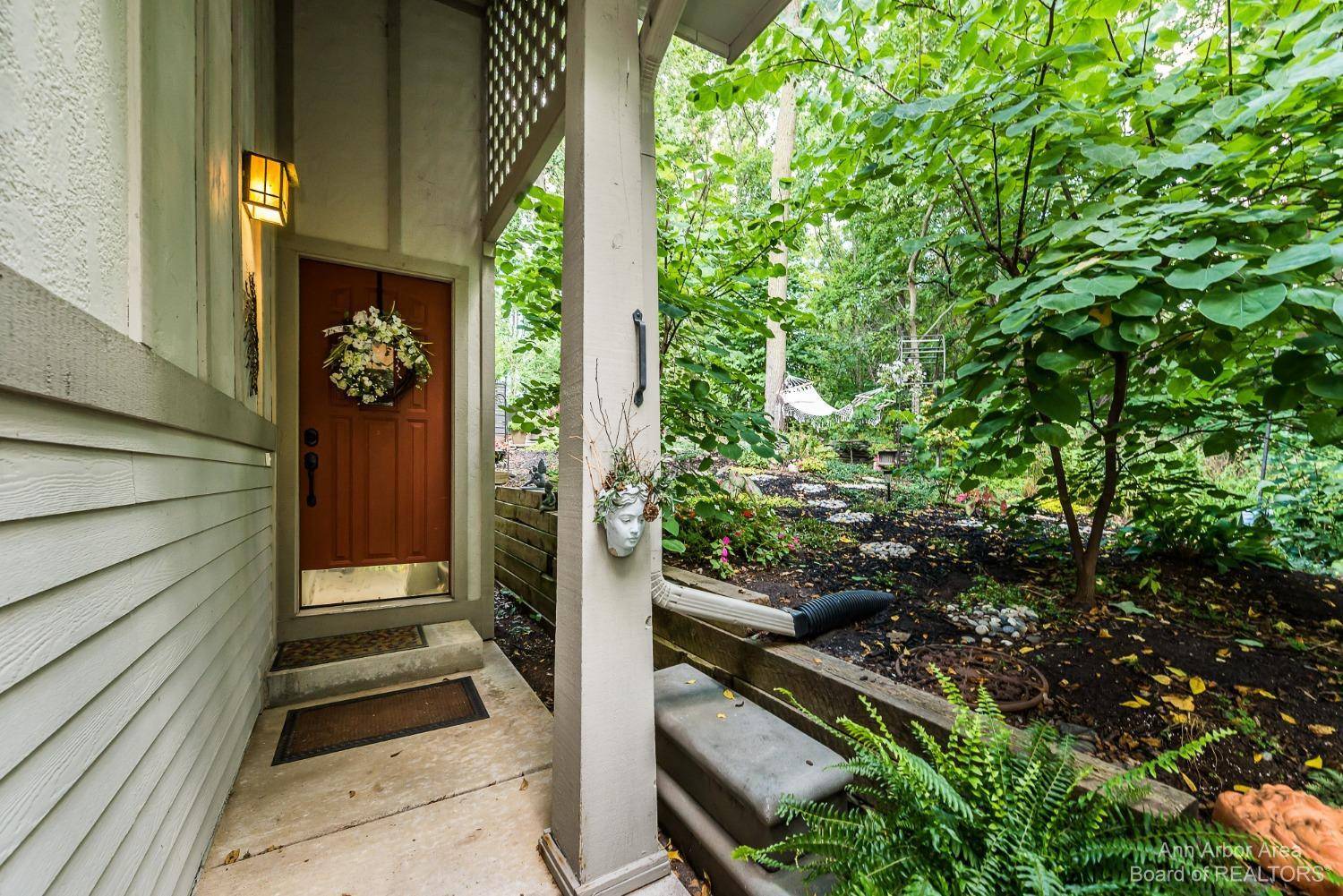 Ann Arbor, MI 48103,627 Ridgewood Court