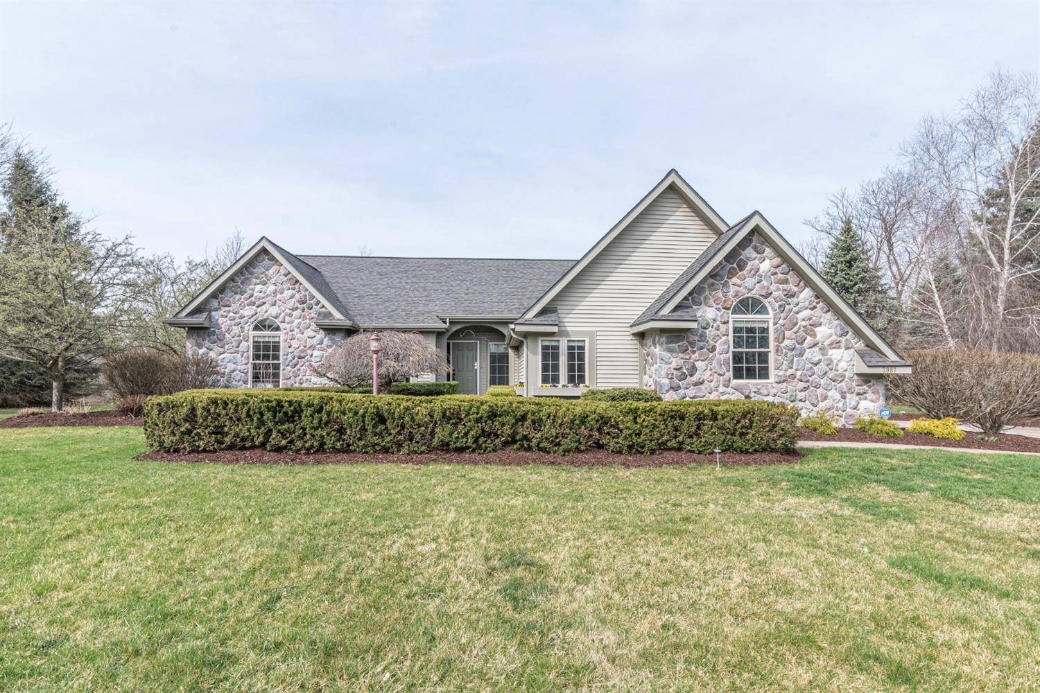 Ann Arbor, MI 48105,3987 Warren Court