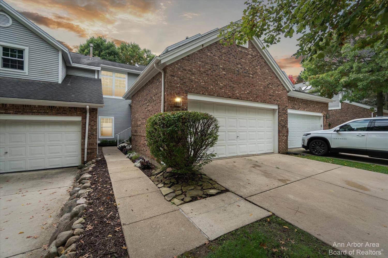 Ann Arbor, MI 48105,4386 Hillside Drive