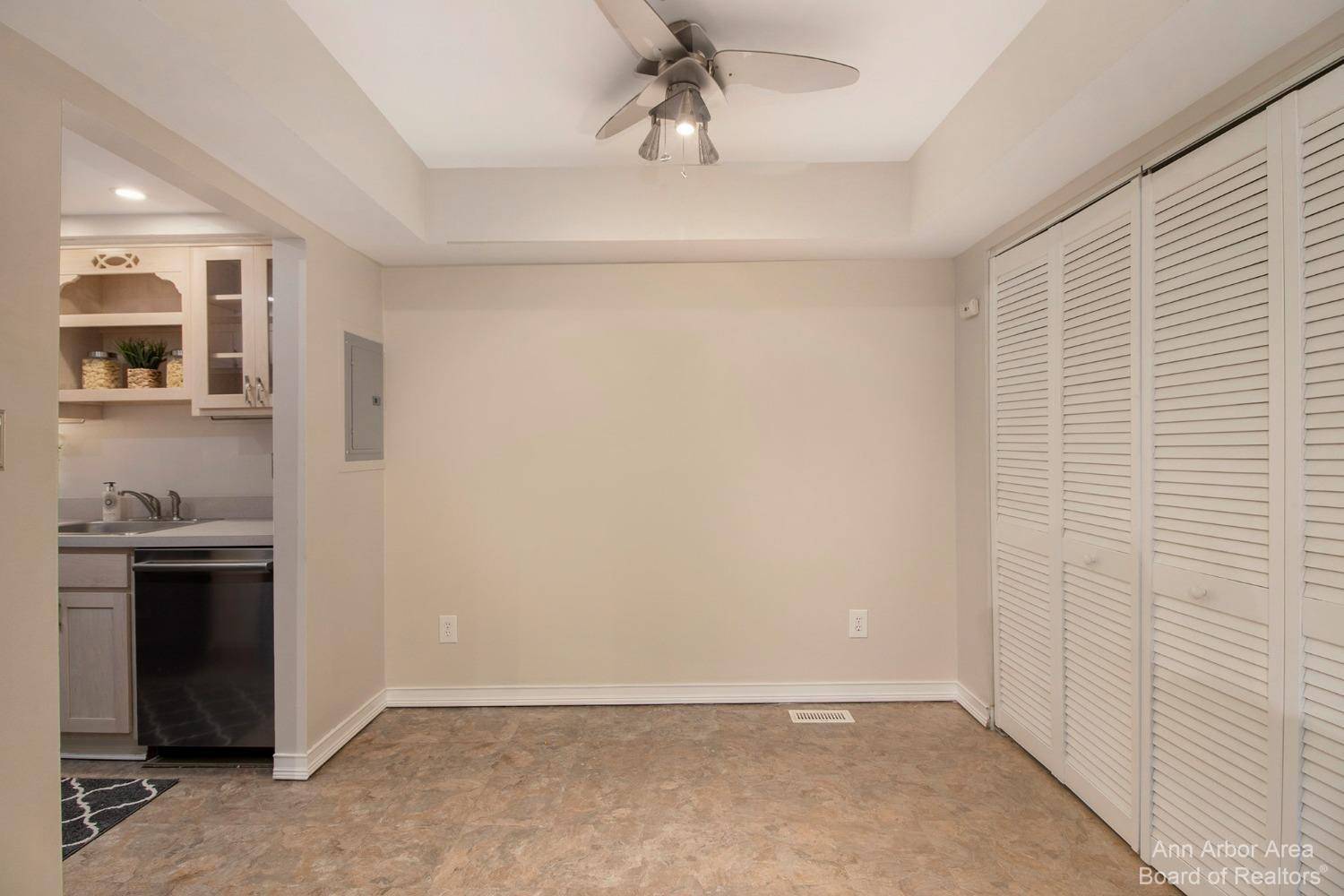 Ann Arbor, MI 48105,555 Longshore Drive #A
