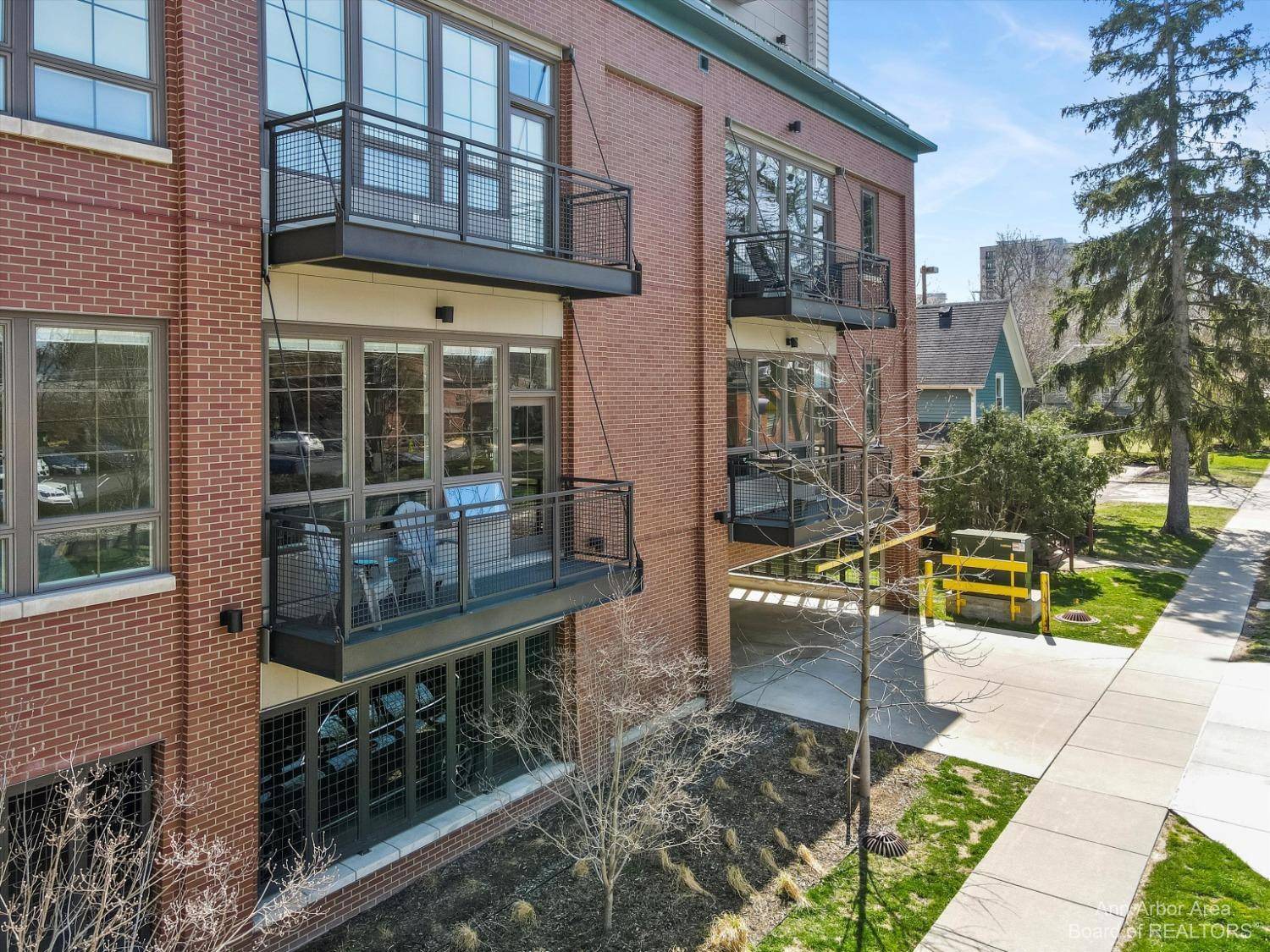 Ann Arbor, MI 48103,410 N 1st Street #106