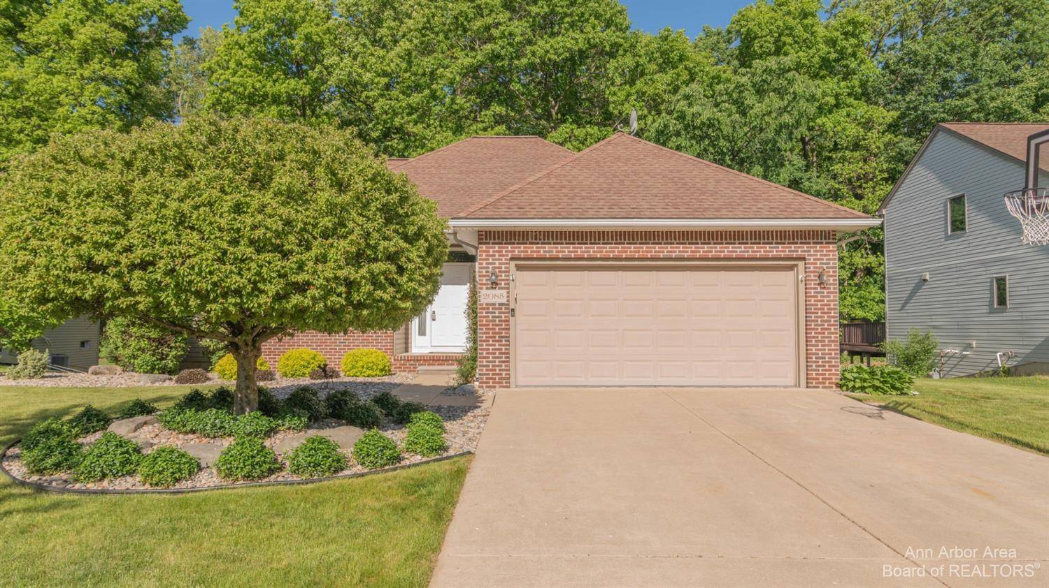 Saline, MI 48176,2085 Chestnut Crescent