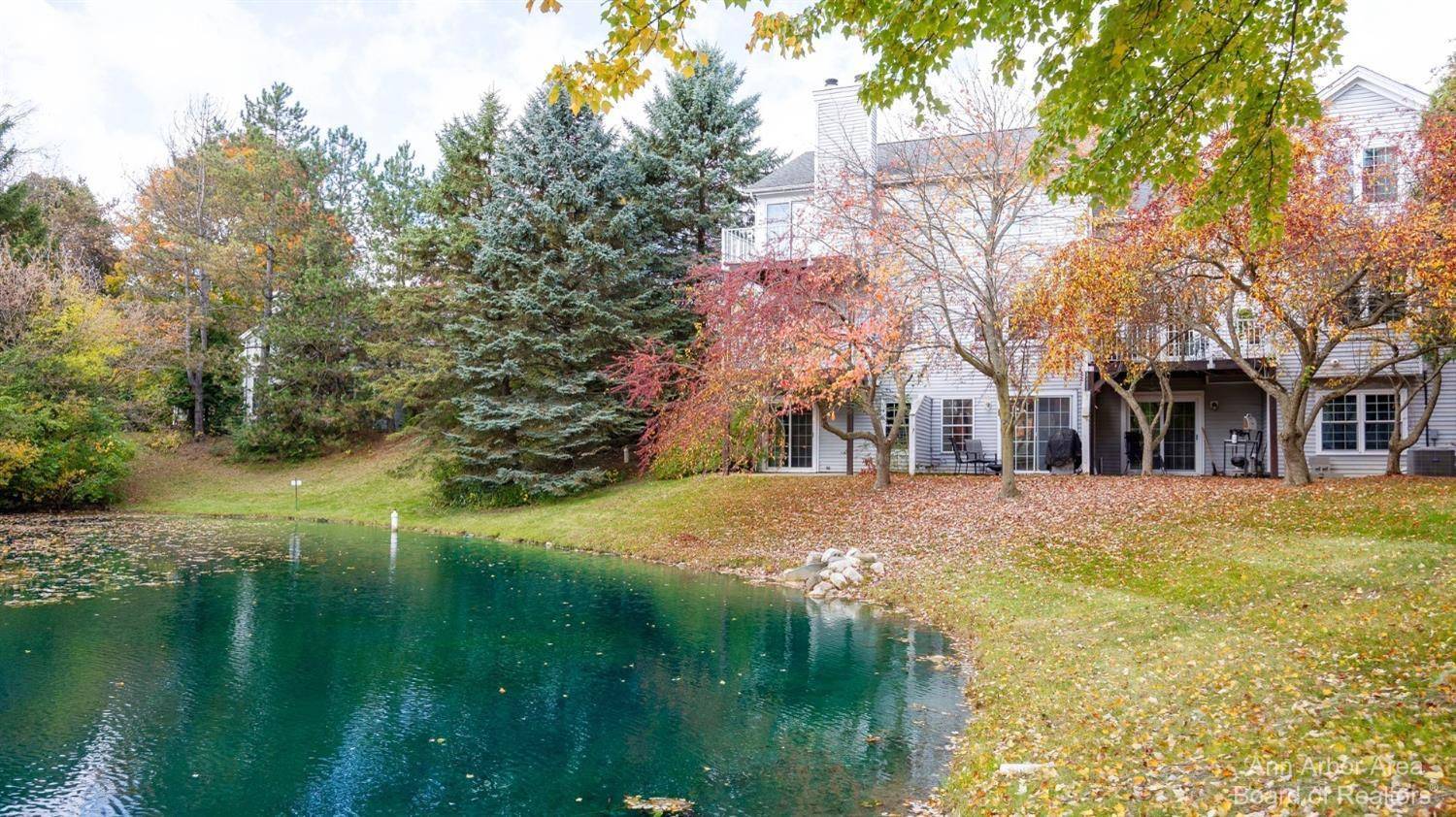 Ann Arbor, MI 48105,4308 Pine Ridge Court