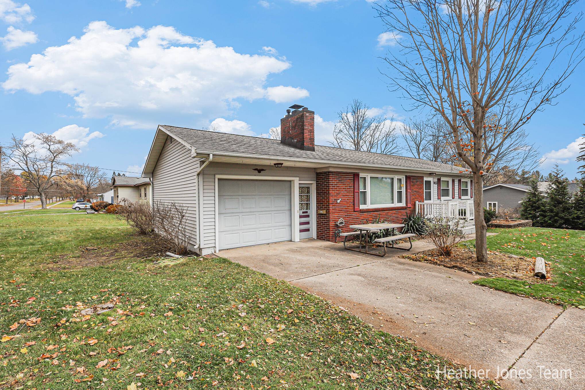 Greenville, MI 48838,902 S Marvel Drive