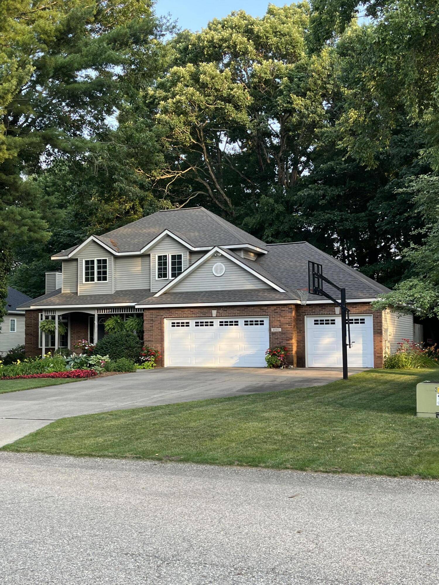 Hudsonville, MI 49426,4582 Hidden Ridge Drive