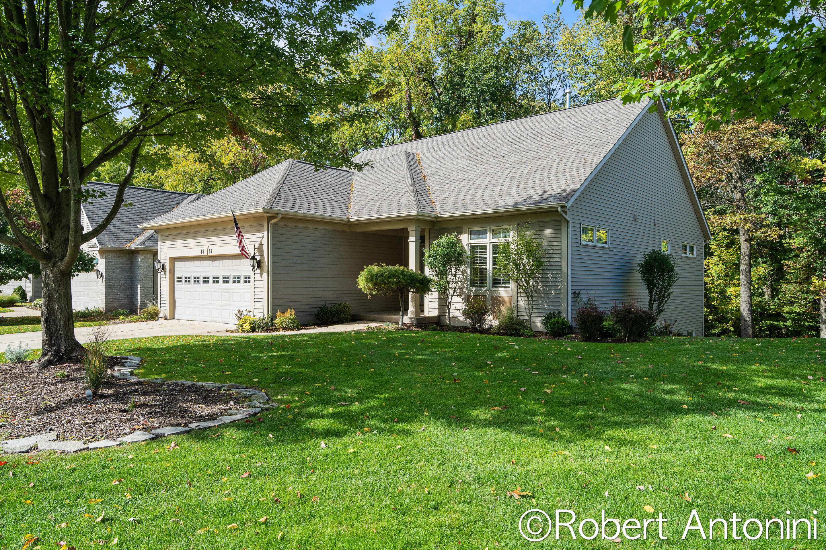 Grand Rapids, MI 49504,1913 Oakleigh Woods NW Drive