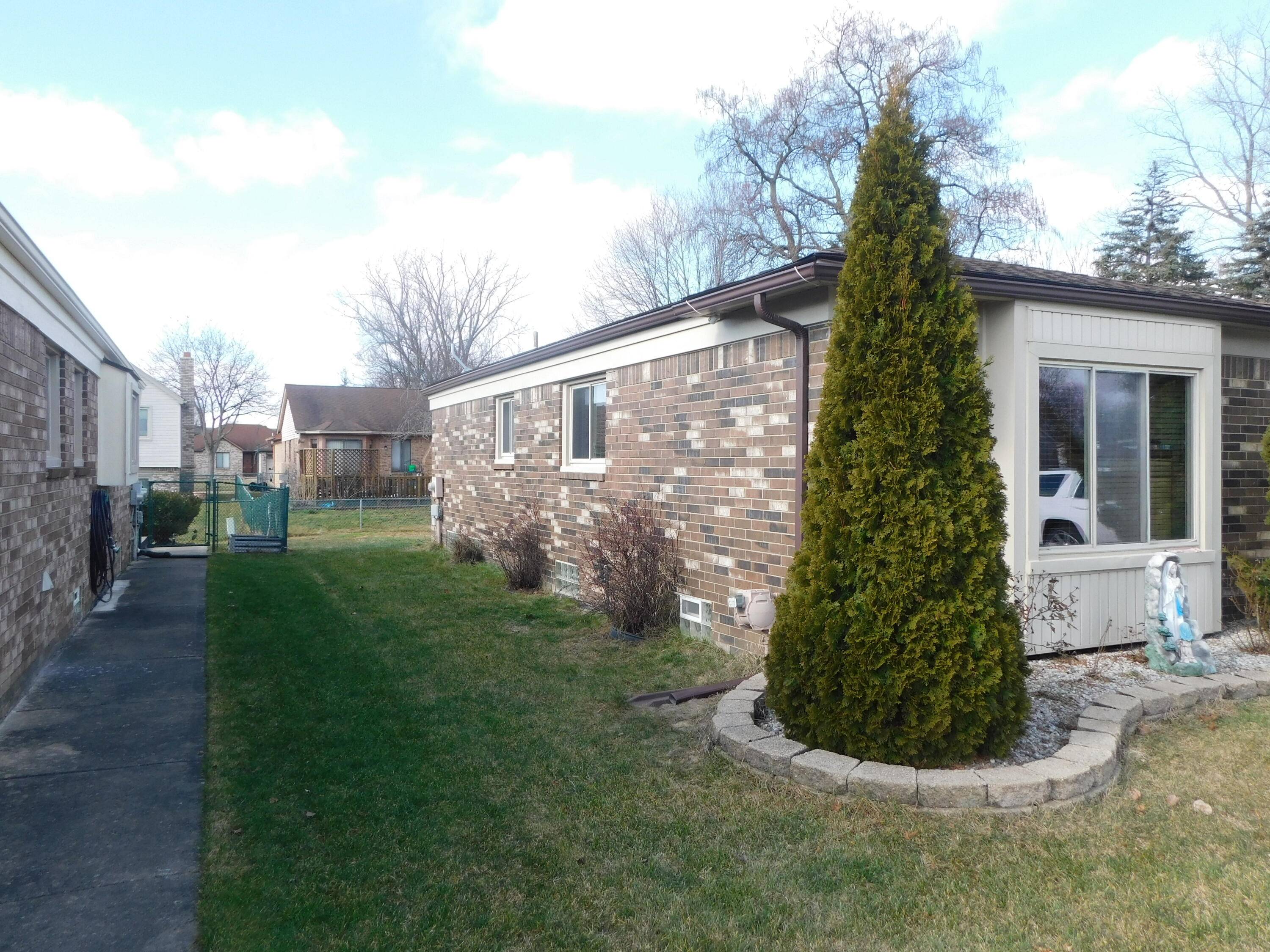 Sterling Heights, MI 48310,35141 WRIGHT Circle