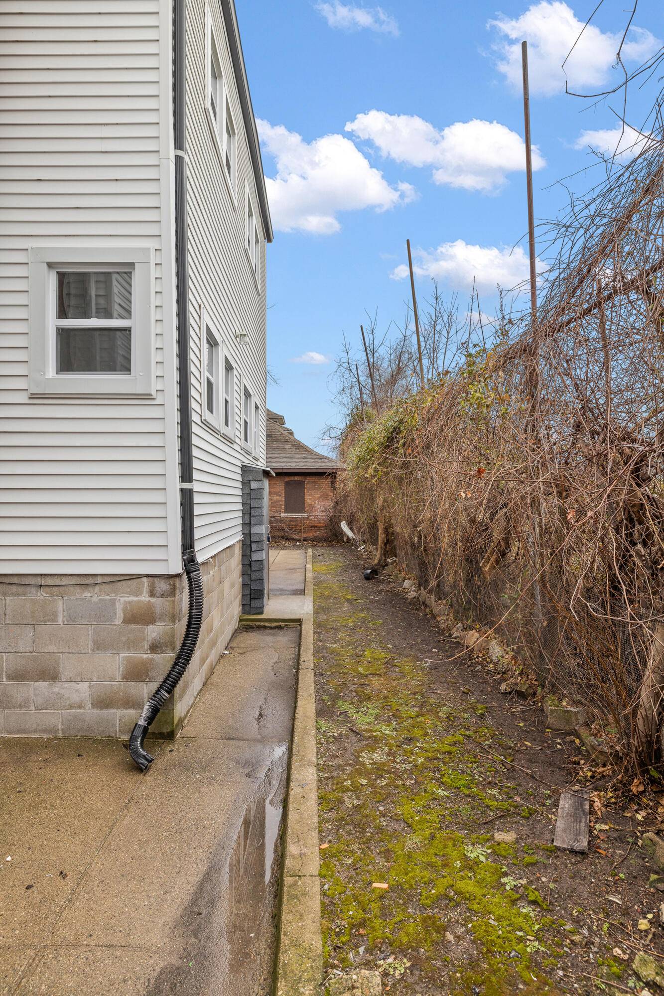 Detroit, MI 48202,9429 Brush Street