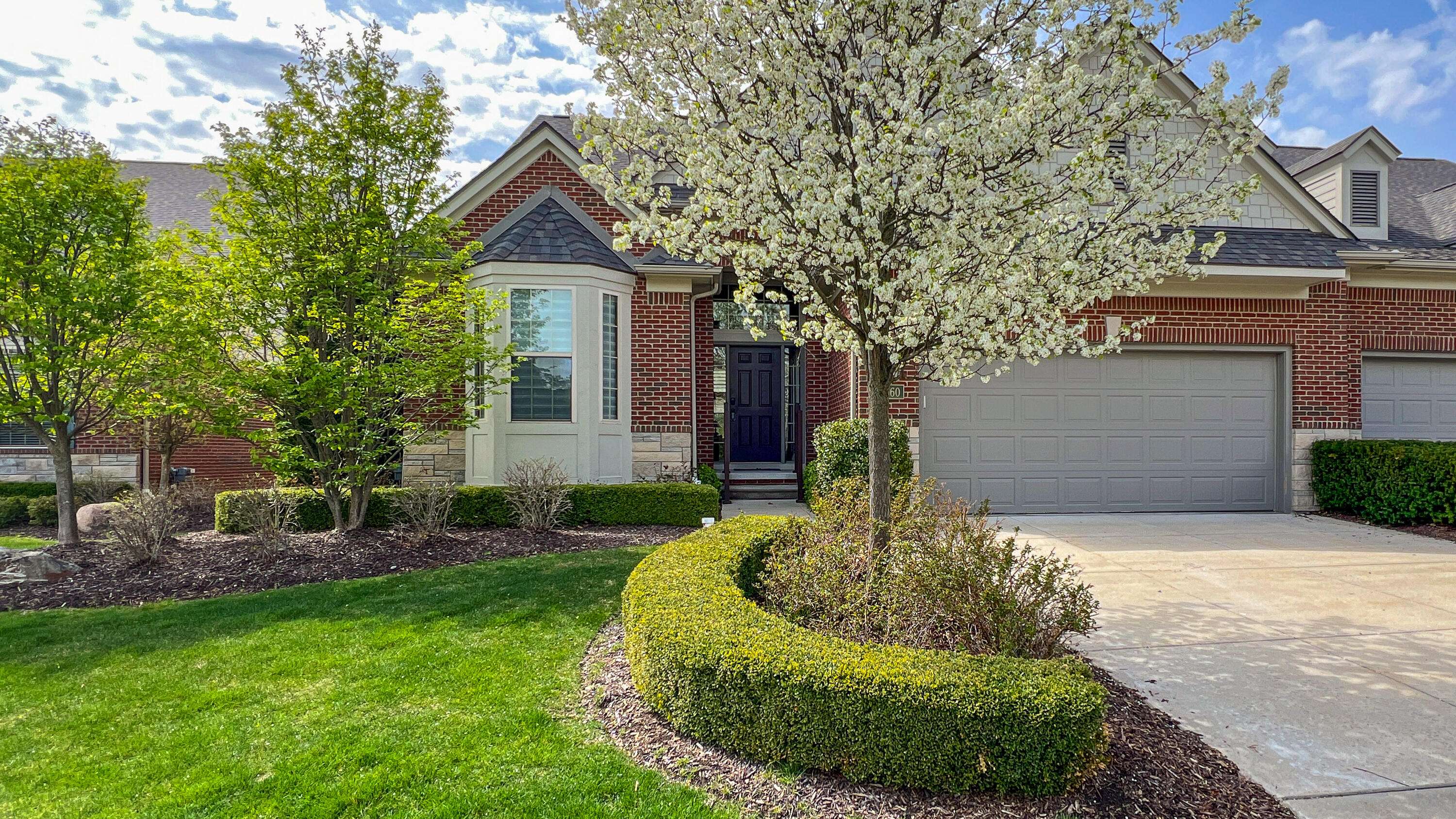 Rochester Hills, MI 48309,3660 Winding Brook Circle #65