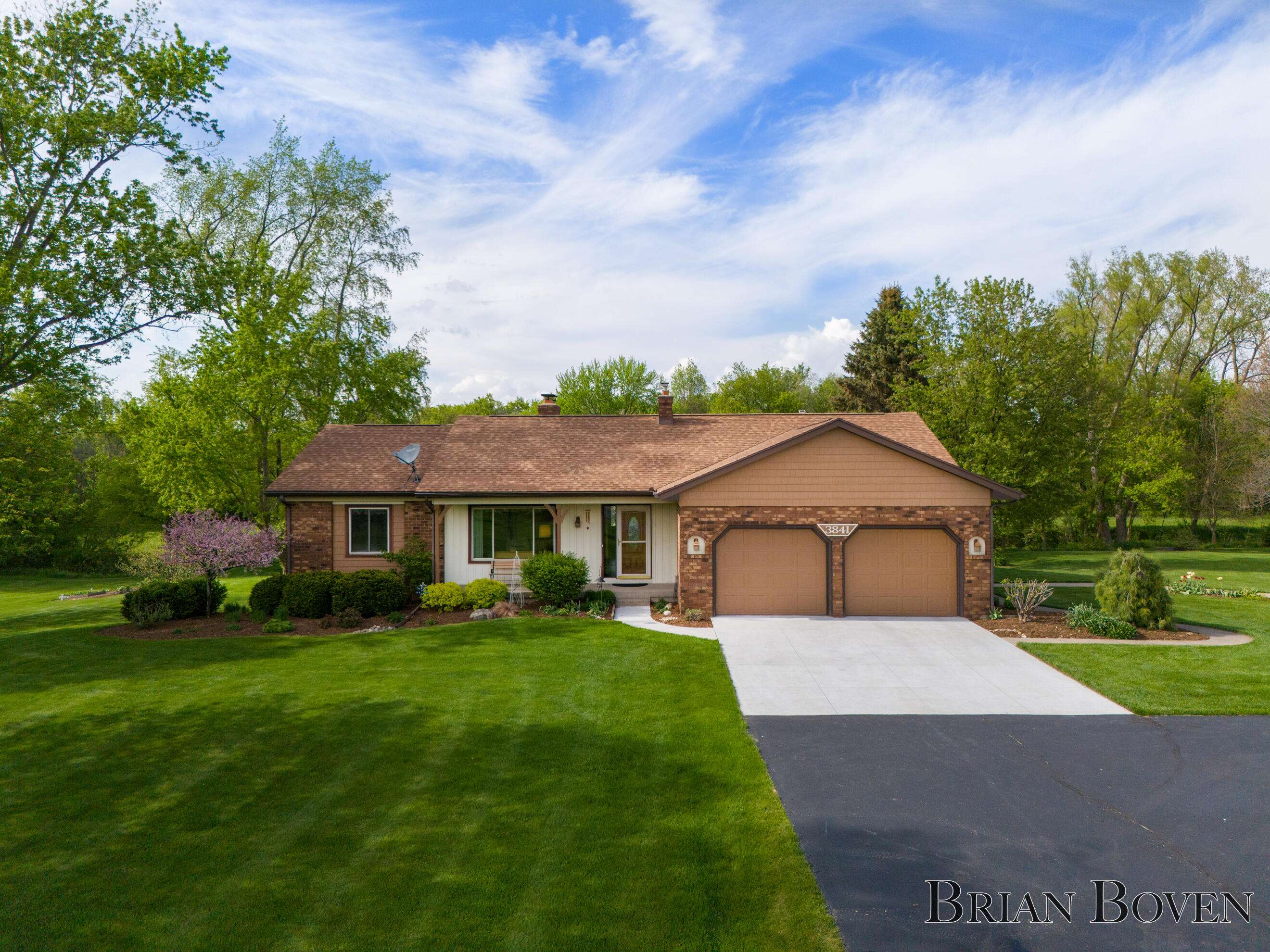 Hudsonville, MI 49426,3841 Byron Road