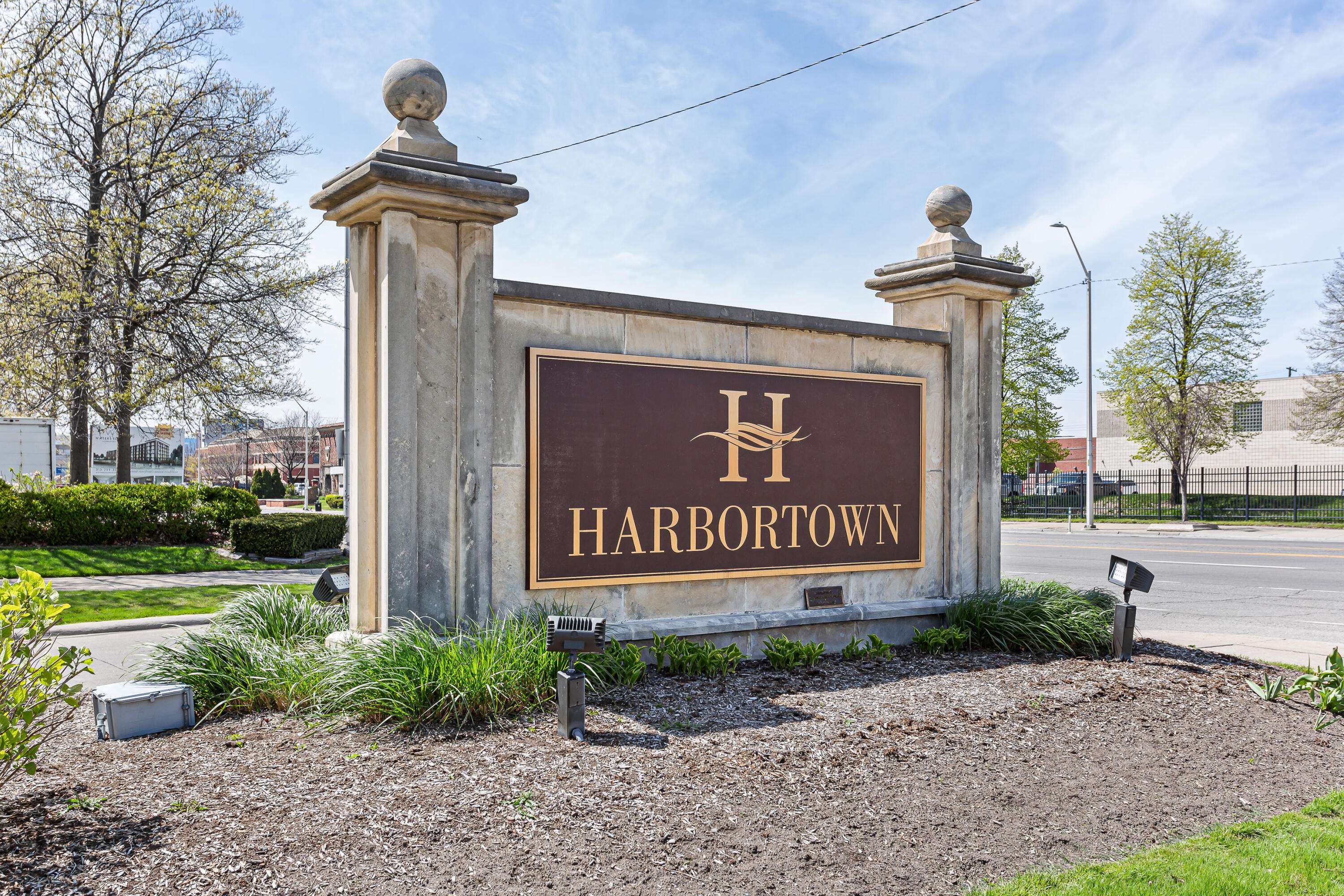 Detroit, MI 48207,250 E Harbortown Drive #207