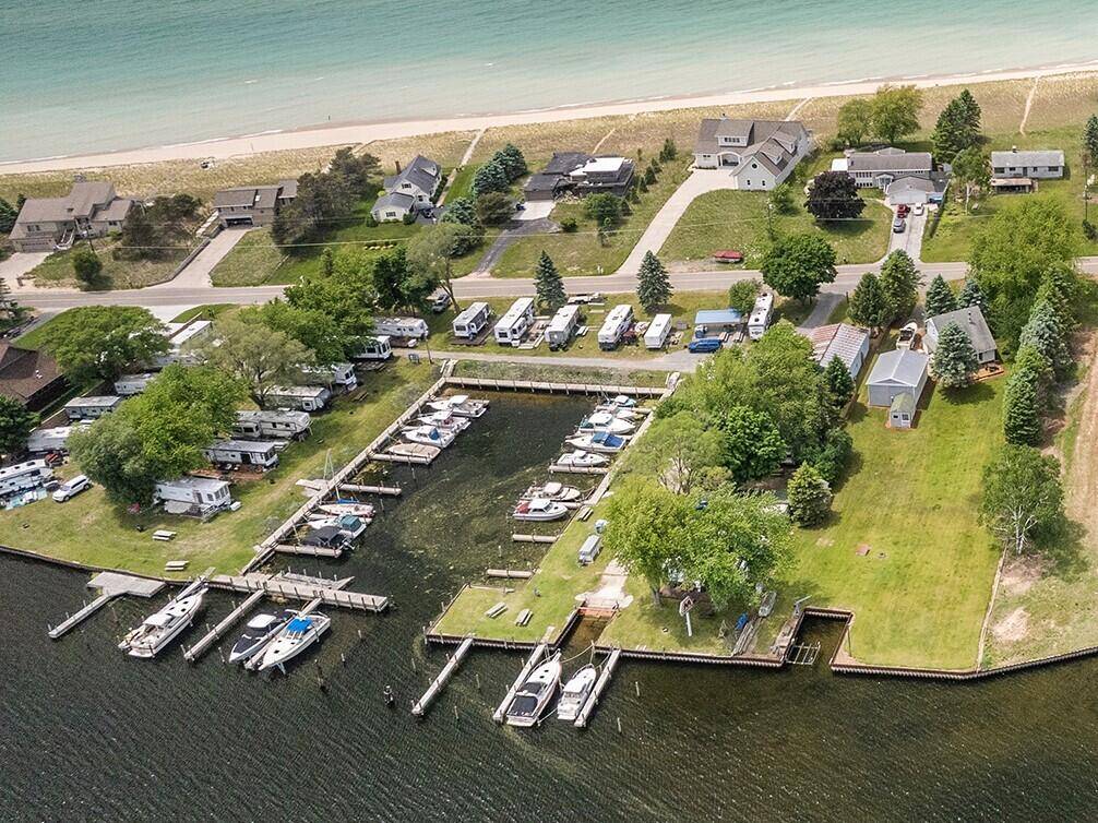 Ludington, MI 49431,846 S Lakeshore Drive #Unit #1