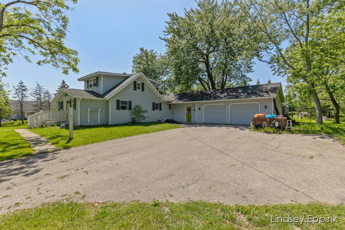 Holland, MI 49423,294 Quarterline Road