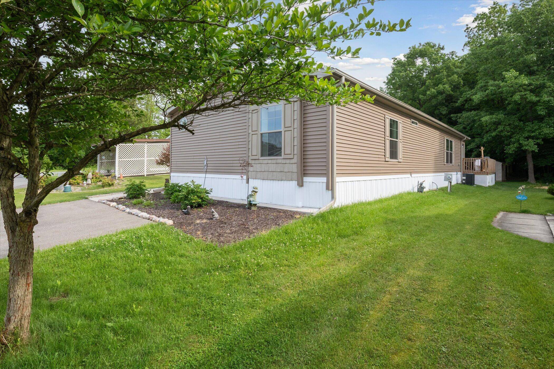 Three Oaks, MI 49128,8000 Warren Woods Rd ##122 Crabapple Ln