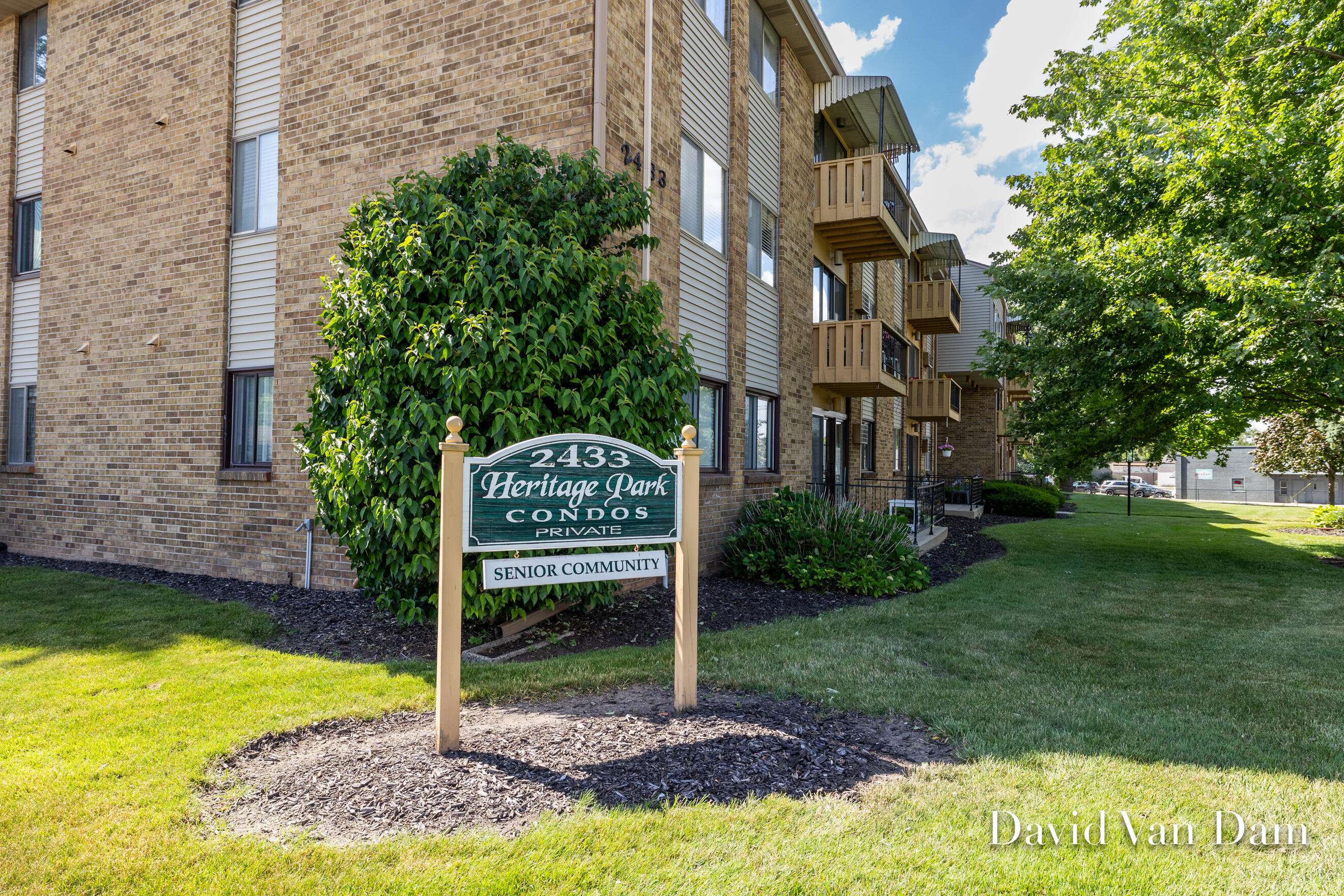 Wyoming, MI 49519,2433 Byron Center SW Avenue #211