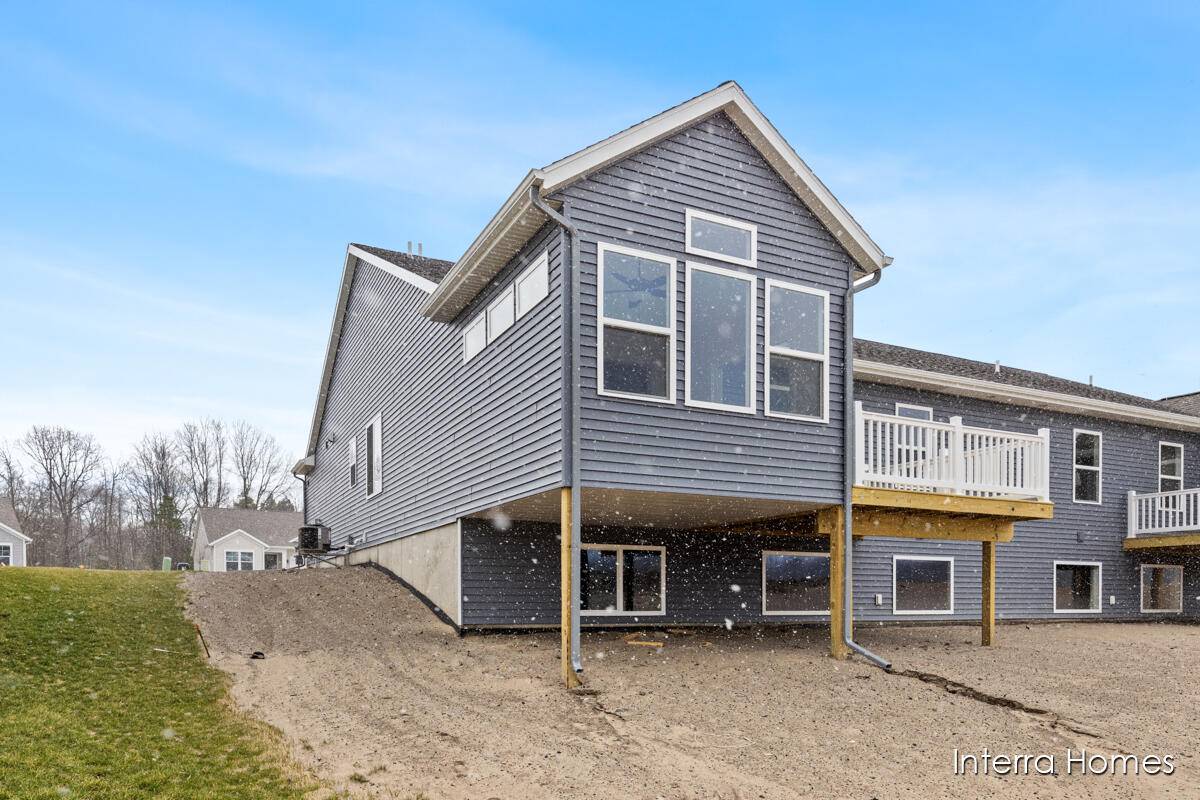 Grand Haven, MI 49417,12437 Newbridge Drive #25