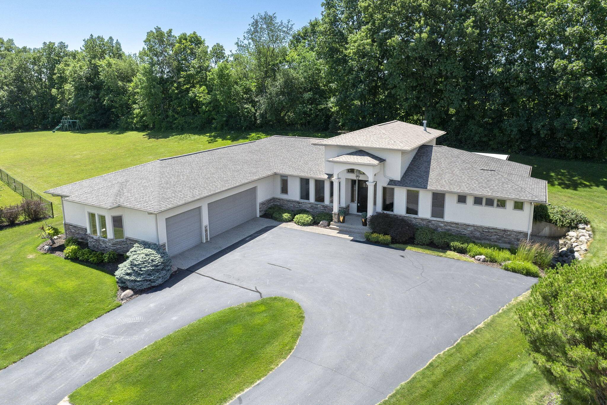 Caledonia, MI 49316,5042 Golf Point Court