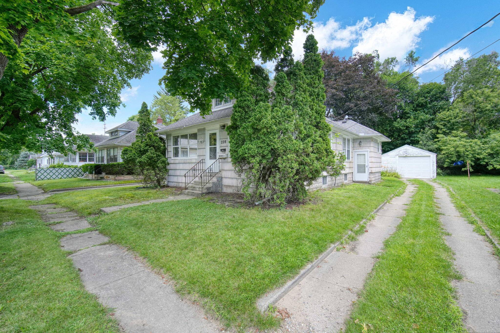 Jackson, MI 49203,228 W Palmer Avenue