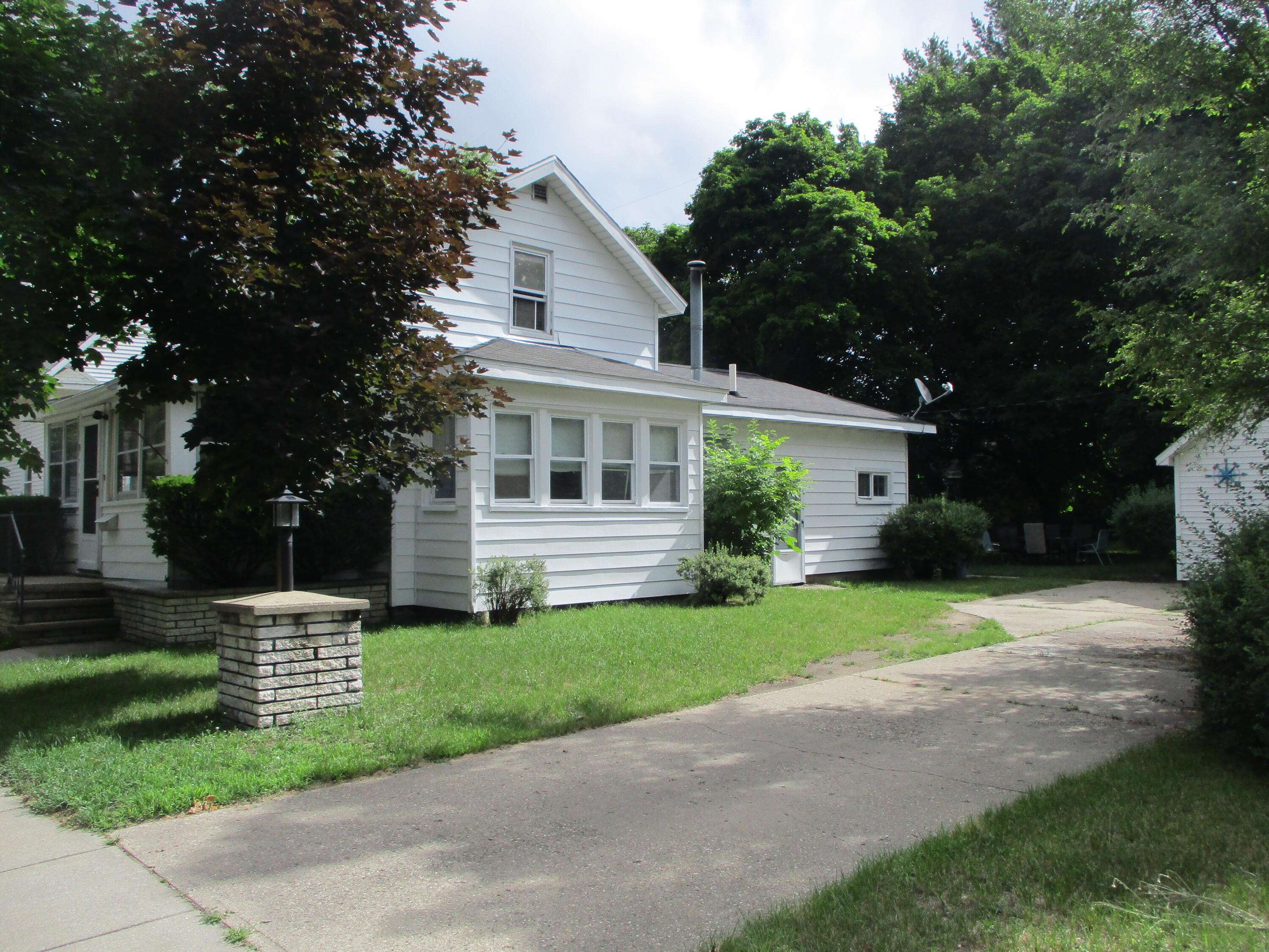 Mount Pleasant, MI 48858,507 S Lansing Street