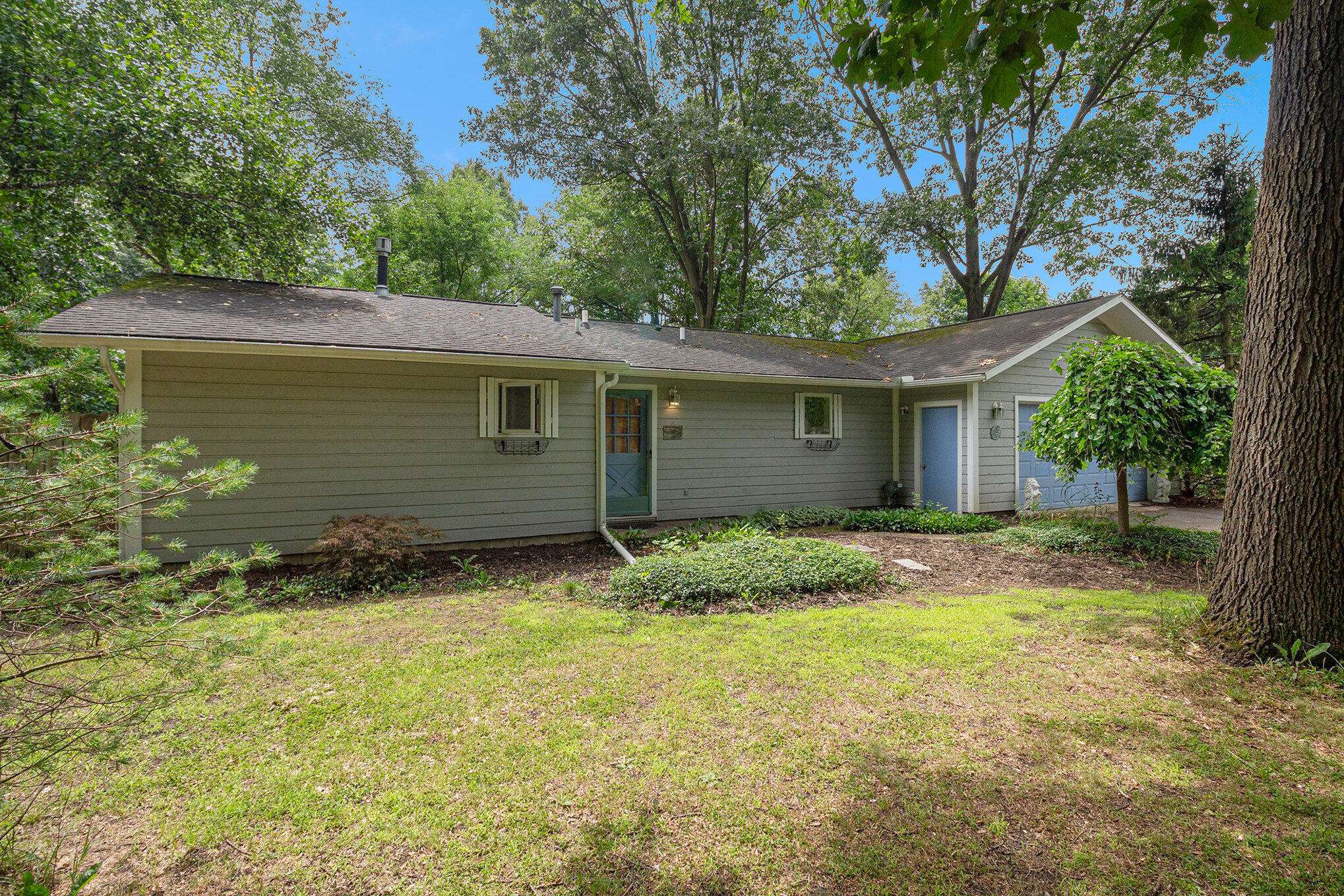 Brighton, MI 48116,8825 River Valley Road