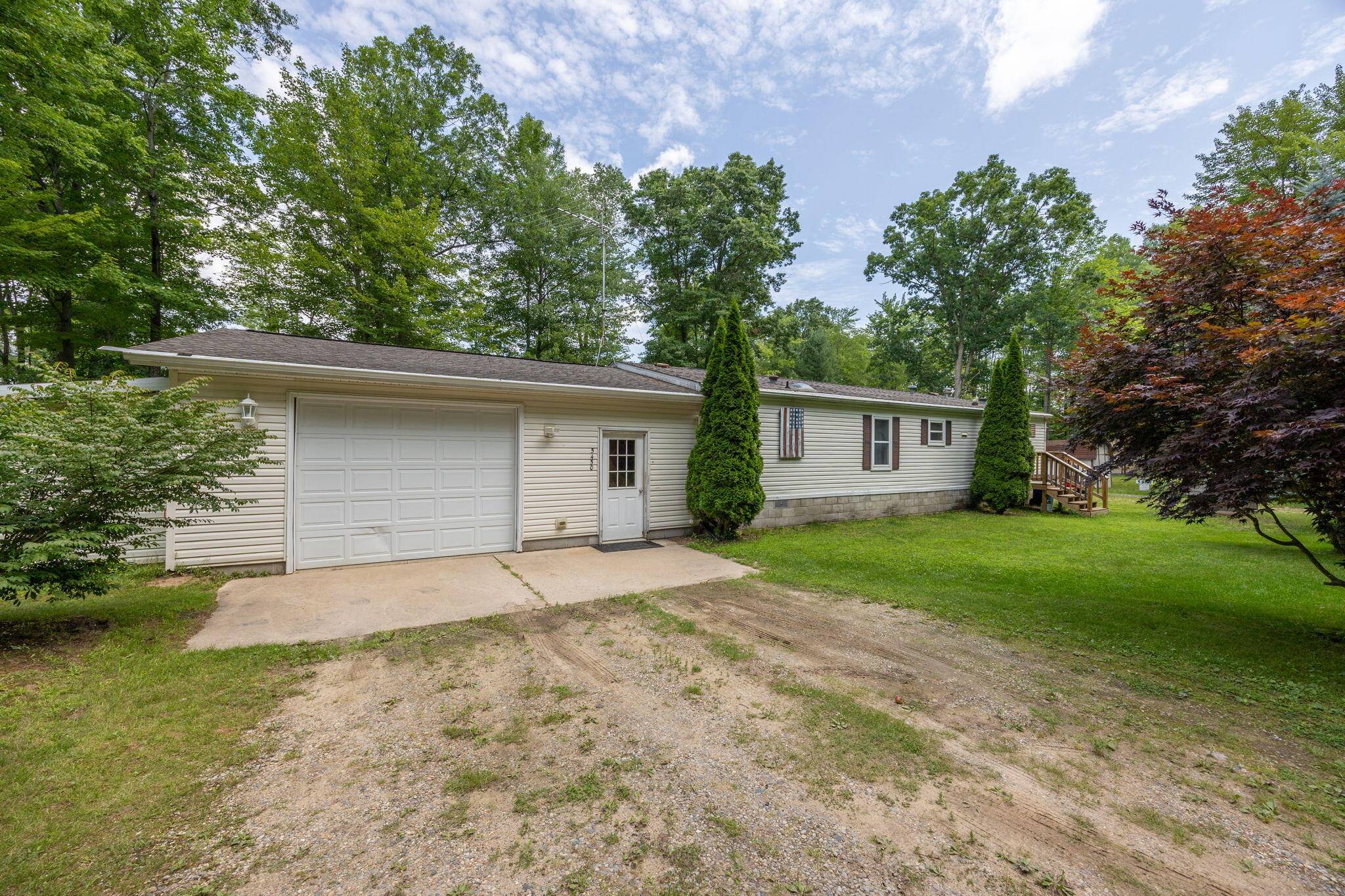 Mecosta, MI 49332,5450 Highland Drive