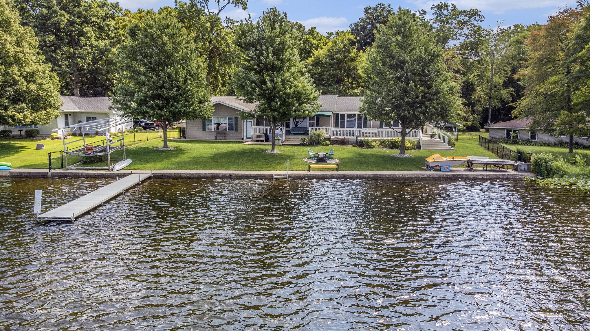 Edwardsburg, MI 49112,70066 Oak leaf Drive