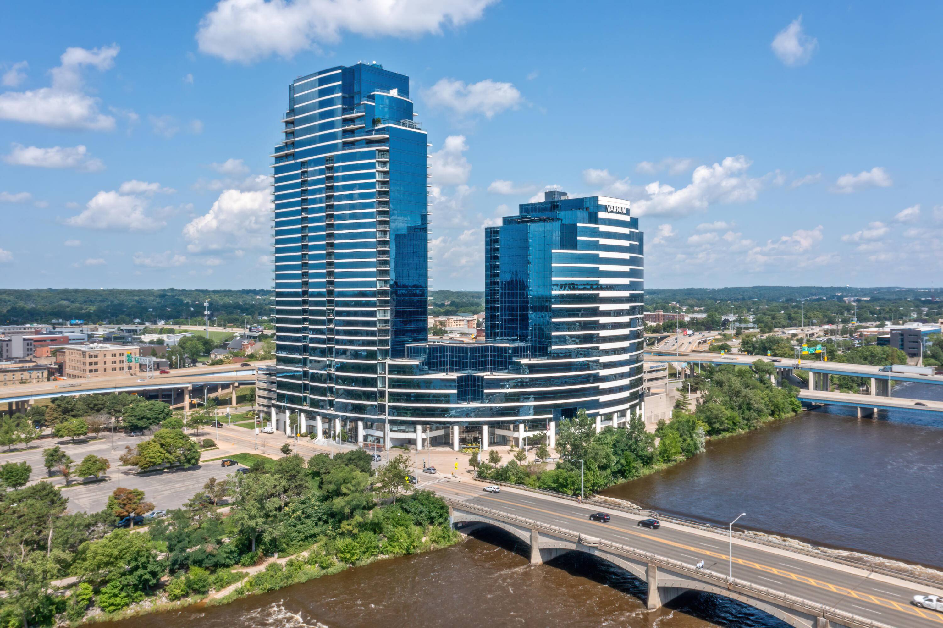 Grand Rapids, MI 49504,335 Bridge NW Street #902